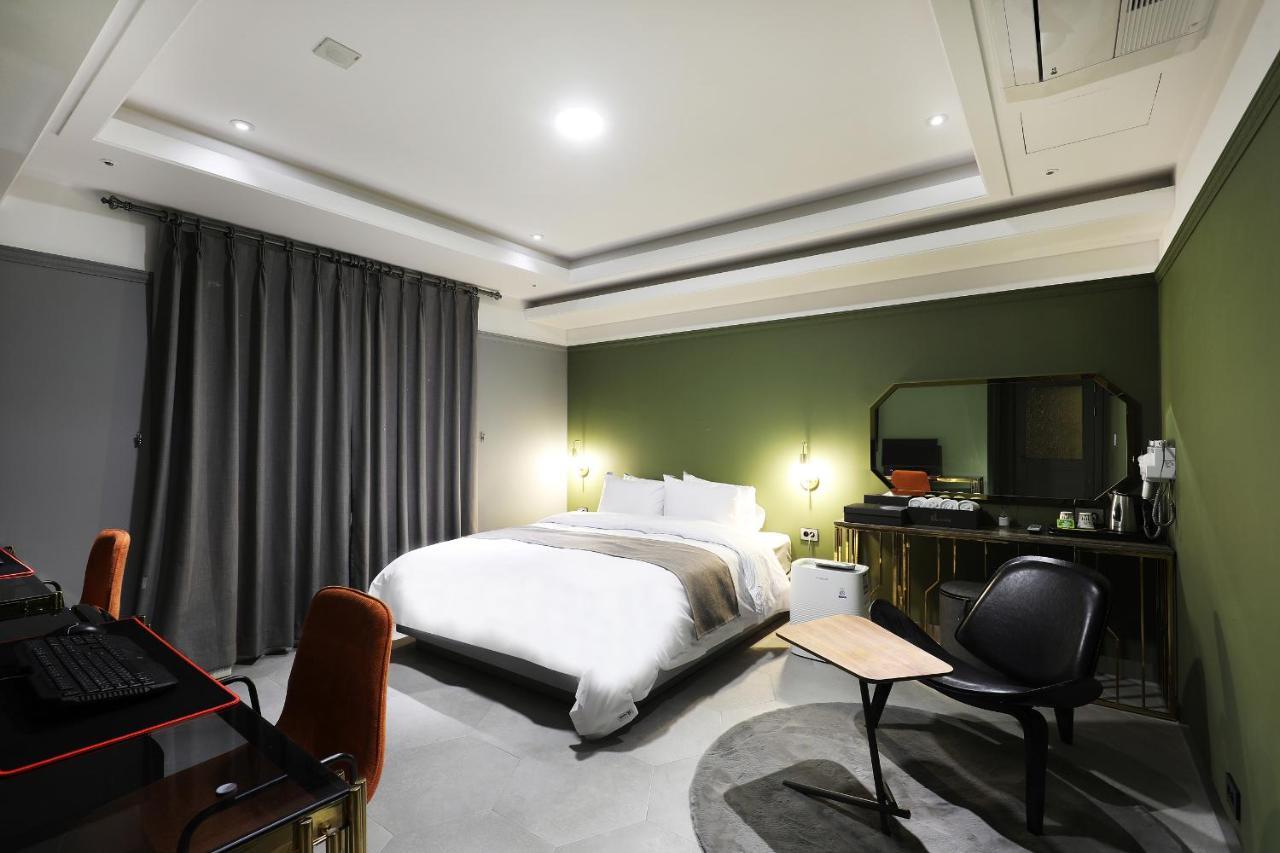 El Tower Hotel กุนซาน ภายนอก รูปภาพ