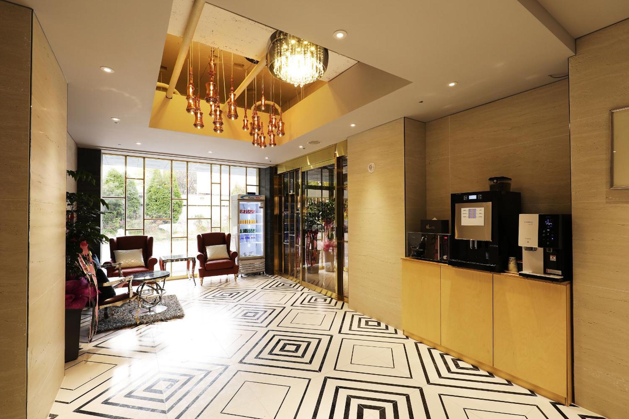 El Tower Hotel กุนซาน ภายนอก รูปภาพ