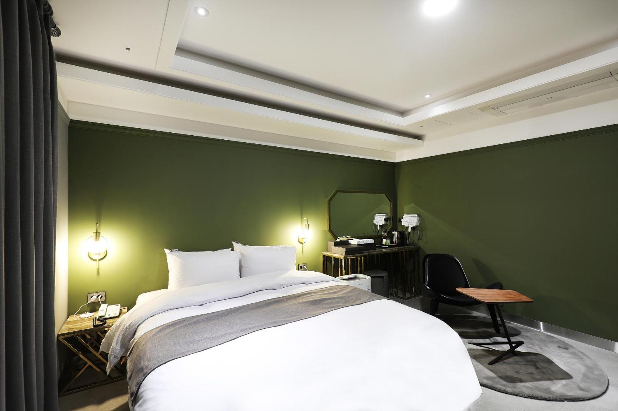 El Tower Hotel กุนซาน ภายนอก รูปภาพ
