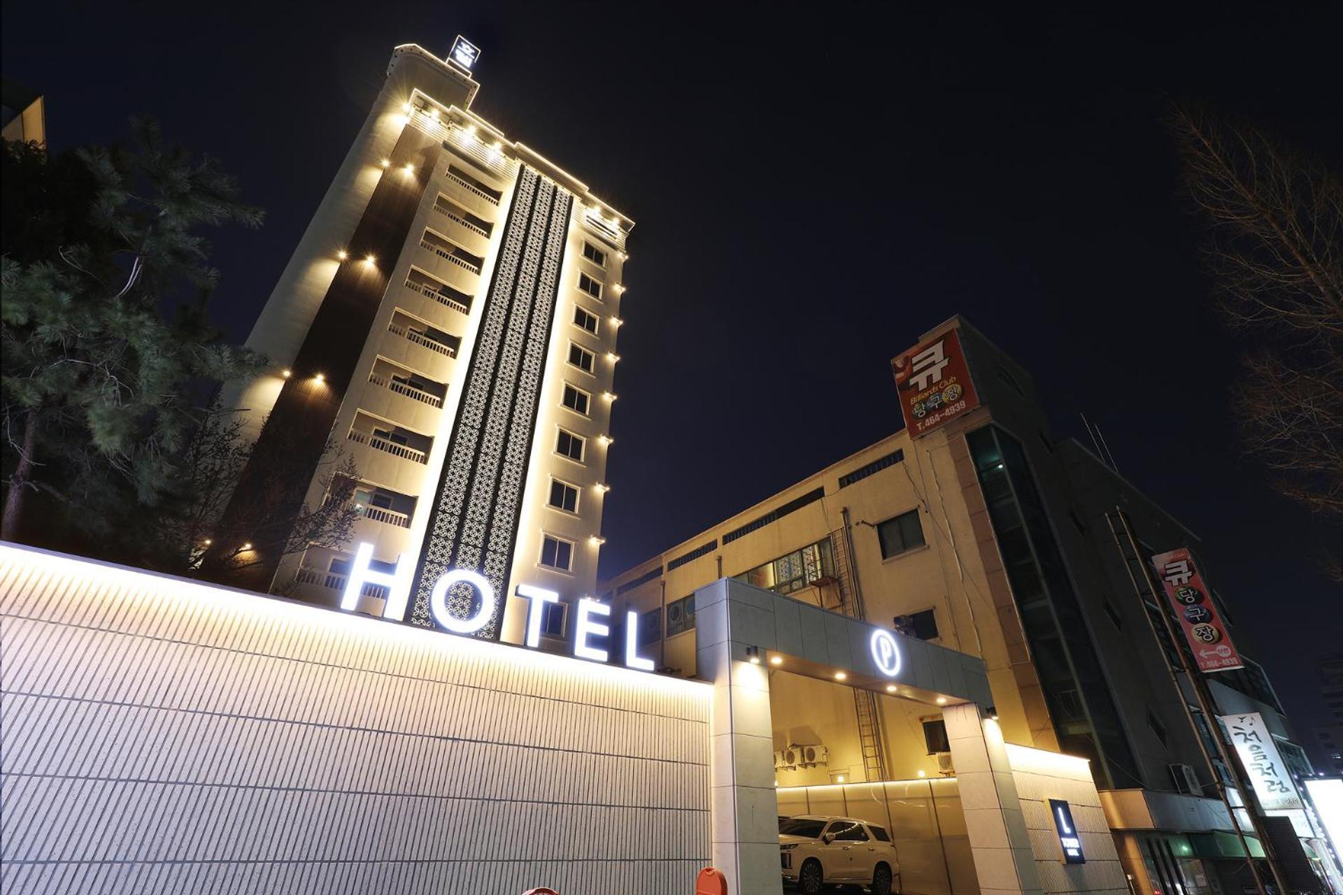 El Tower Hotel กุนซาน ภายนอก รูปภาพ